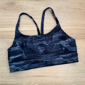 Lululemon Women’s Invigorate Workout Athletic Bra Size 8 Training, Gym, Yoga,